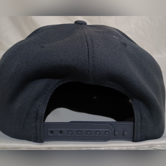 Hat - Picture 3 of 3